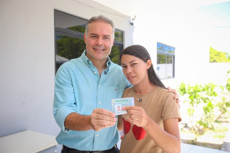 Ministro Renan Filho entrega CNH